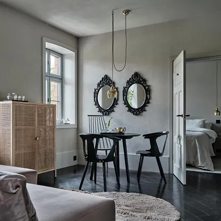 Jaskolka Dom I شكلارسكا بوريبا